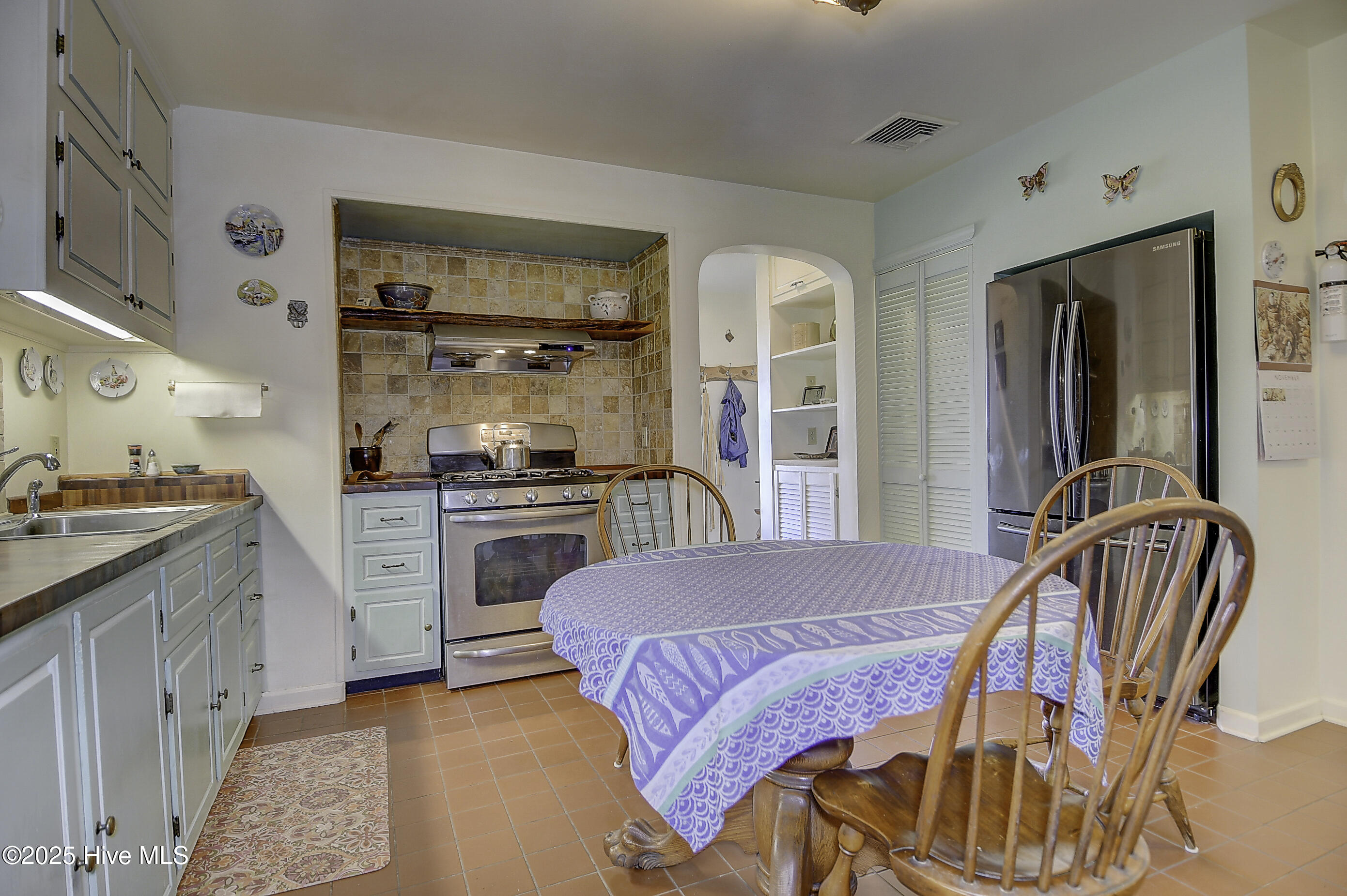 1436 Waterlily Road Coinjock, NC 27923 - Photo 16 of 65 16-Kitchen