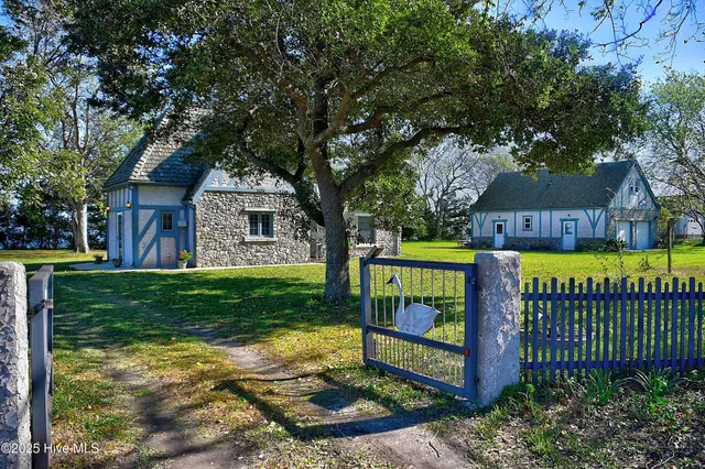 $850,000 | 1436 Waterlily Road, Coinjock, NC 27923