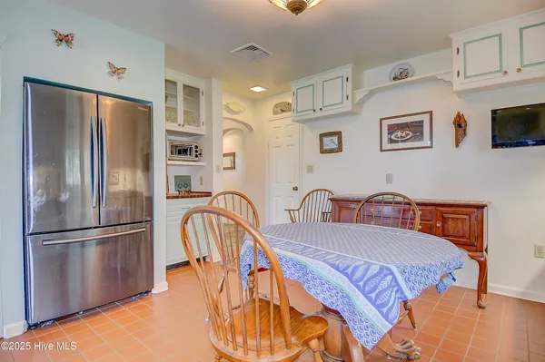$800,000 | 1436 Waterlily Road, Coinjock, NC 27923