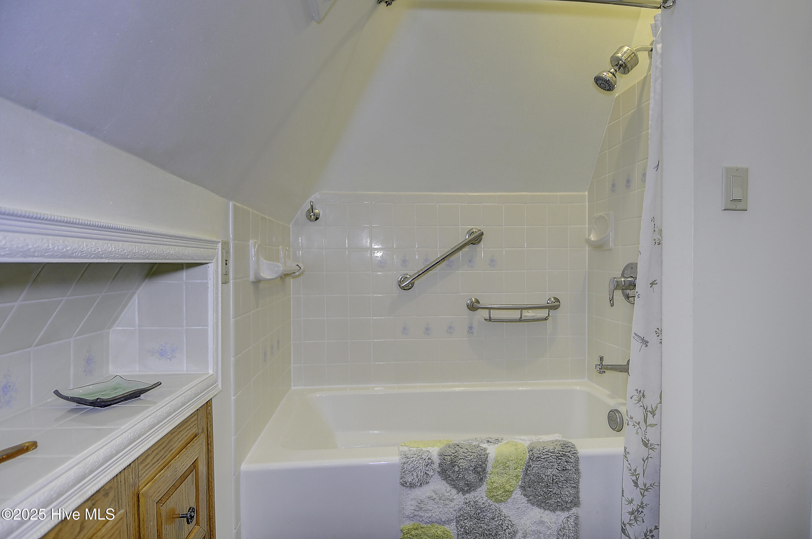 1436 Waterlily Road Coinjock, NC 27923 - Photo 32 of 65 32-Primary-Bathroom