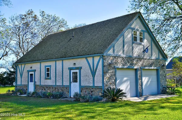$800,000 | 1436 Waterlily Road, Coinjock, NC 27923