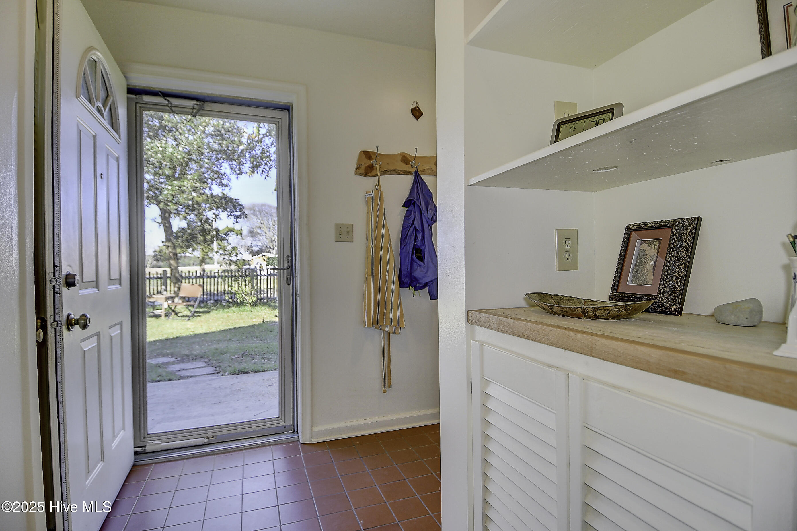 1436 Waterlily Road Coinjock, NC 27923 - Photo 8 of 65 8-Foyer