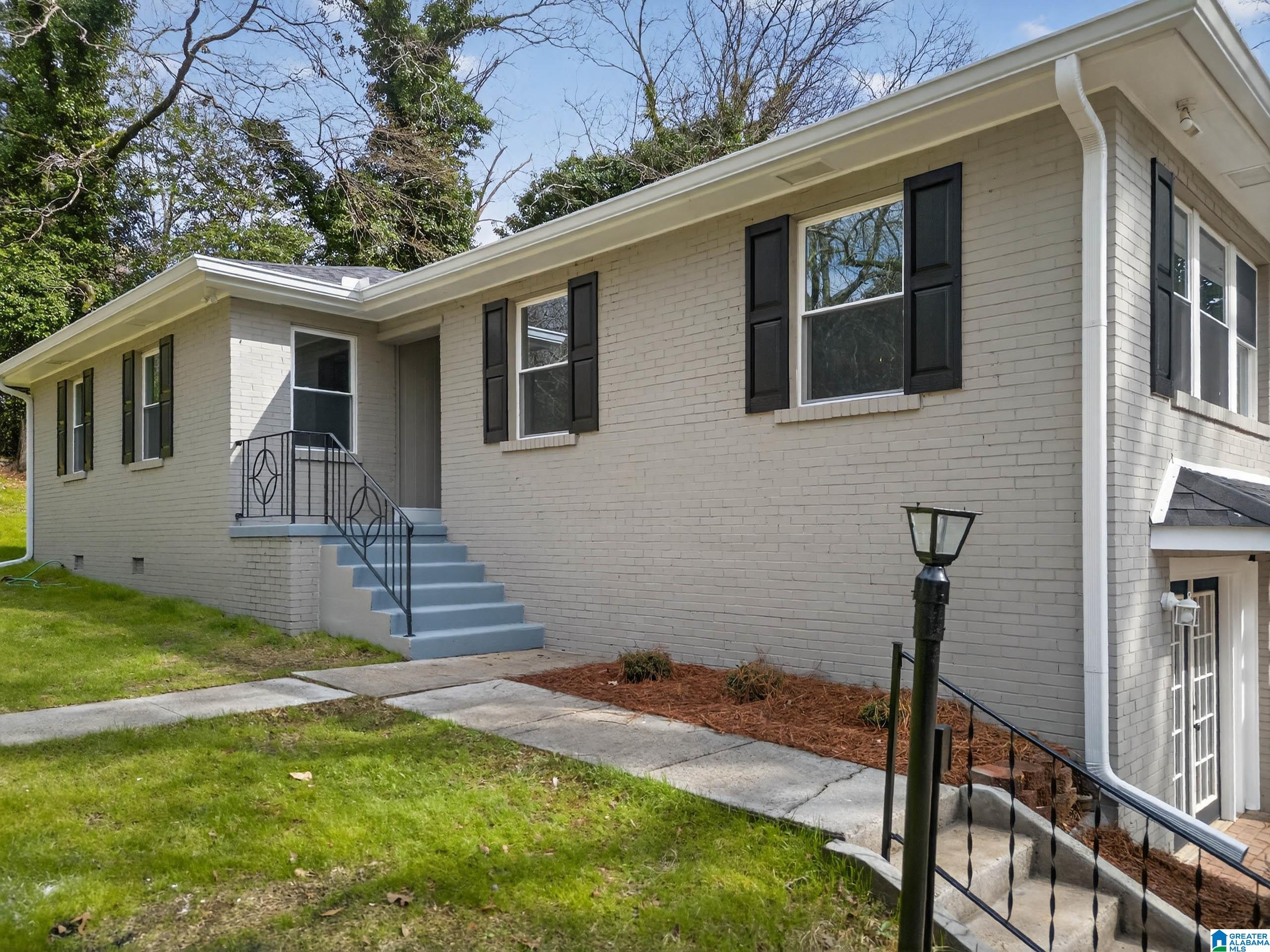 1111 Calhoun Place Anniston, AL 36207 - Photo 4 of 49