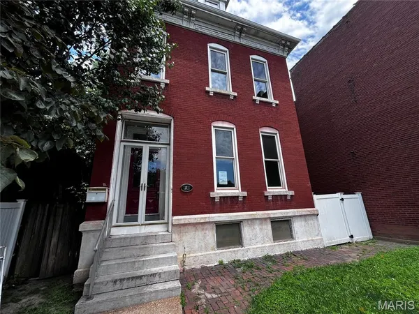 $109,900 | 2813 Meramec Street, St. Louis, MO 63118