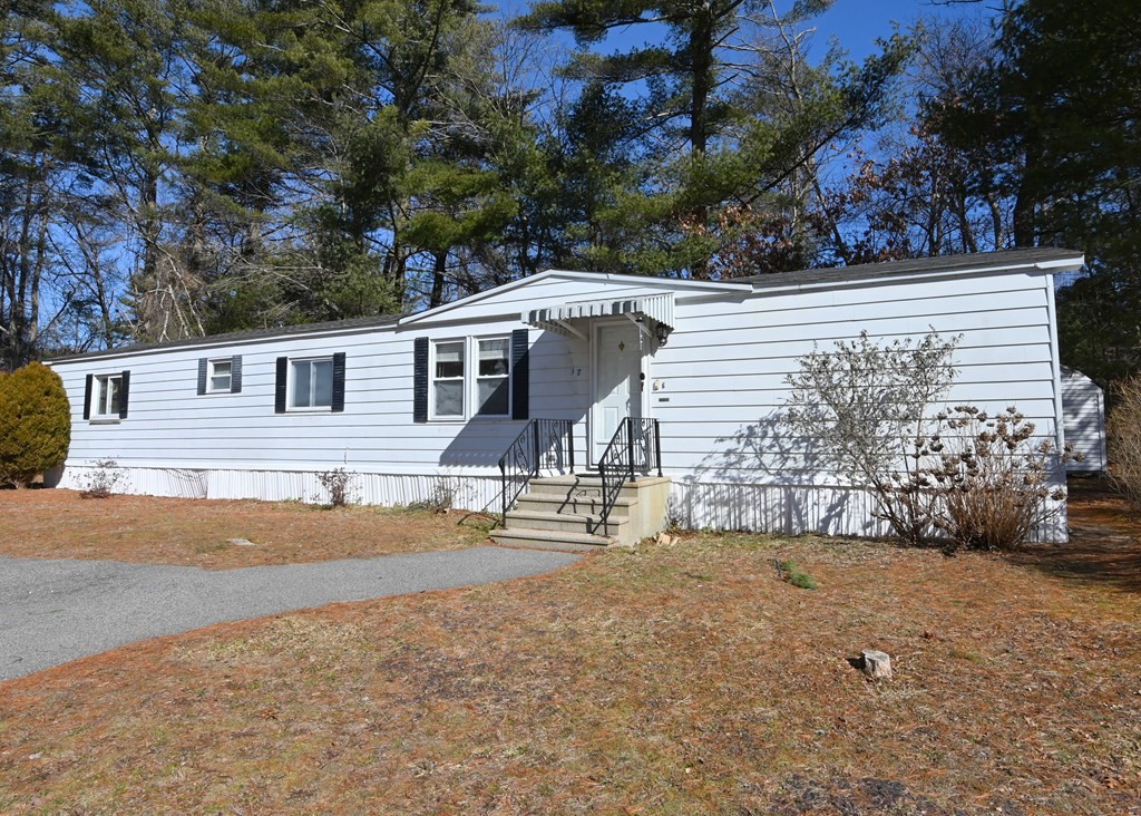 37 Longboat Road Wareham, MA 02576 - Photo 1 of 18 Gallery Image 1