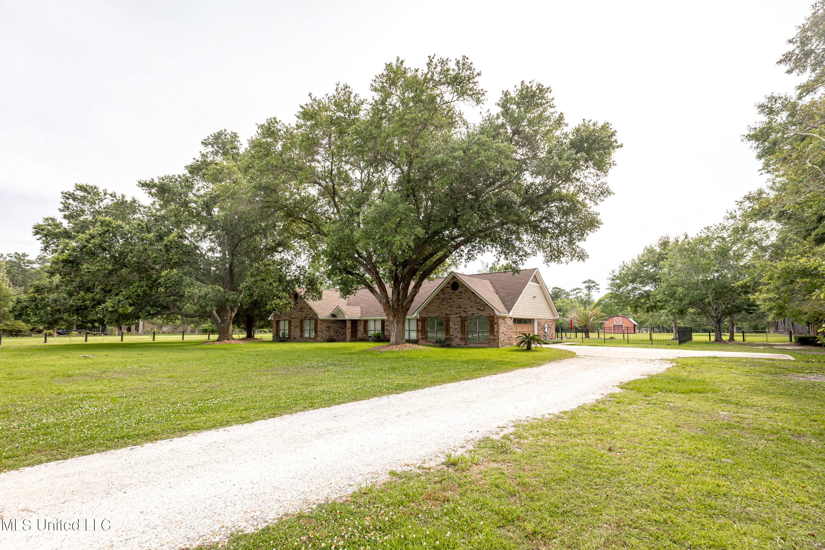 3305 Phil Davis Road Ocean Springs, MS 39564 - Photo 12 of 94 IMG_1903