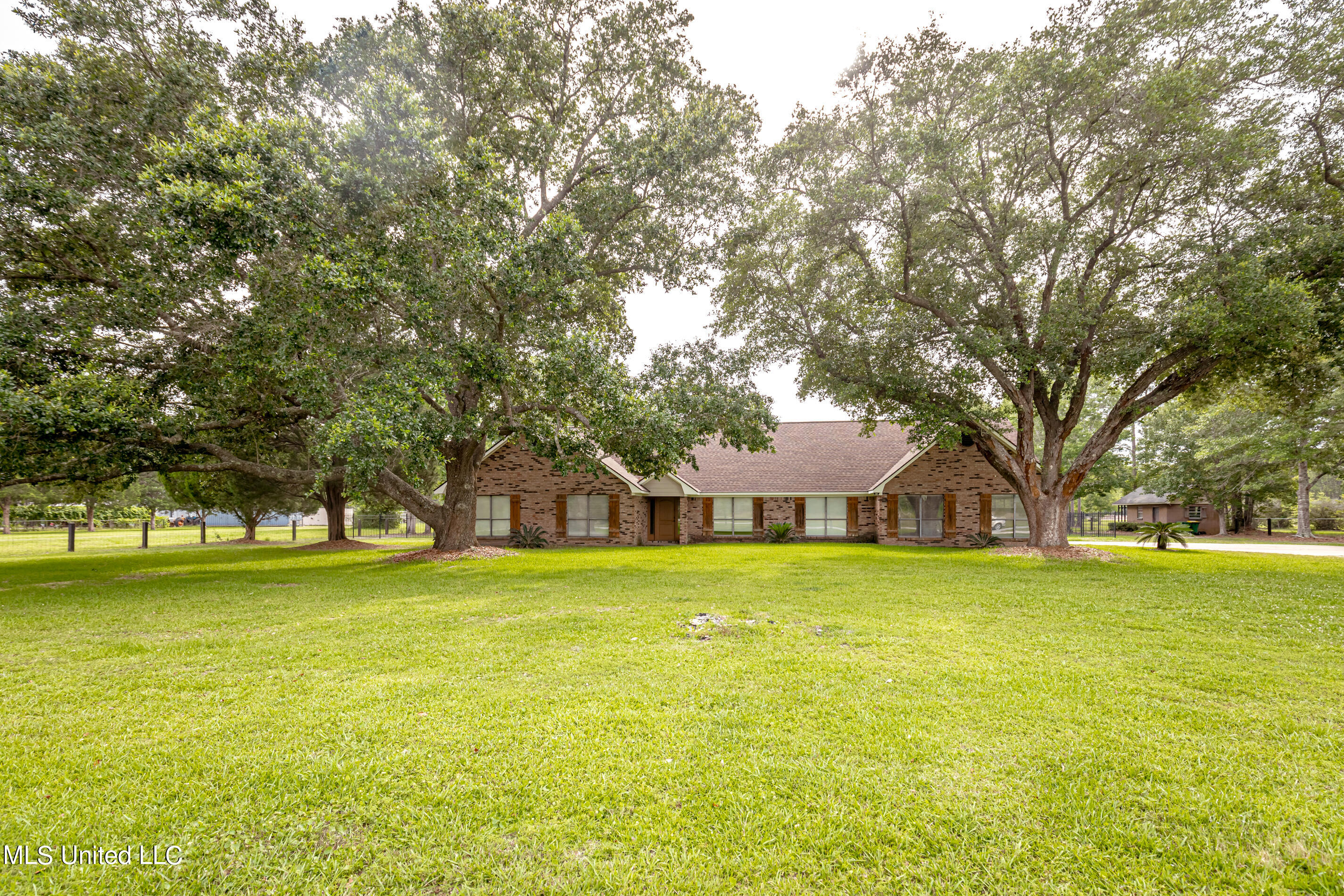 3305 Phil Davis Road Ocean Springs, MS 39564 - Photo 13 of 94 IMG_1906
