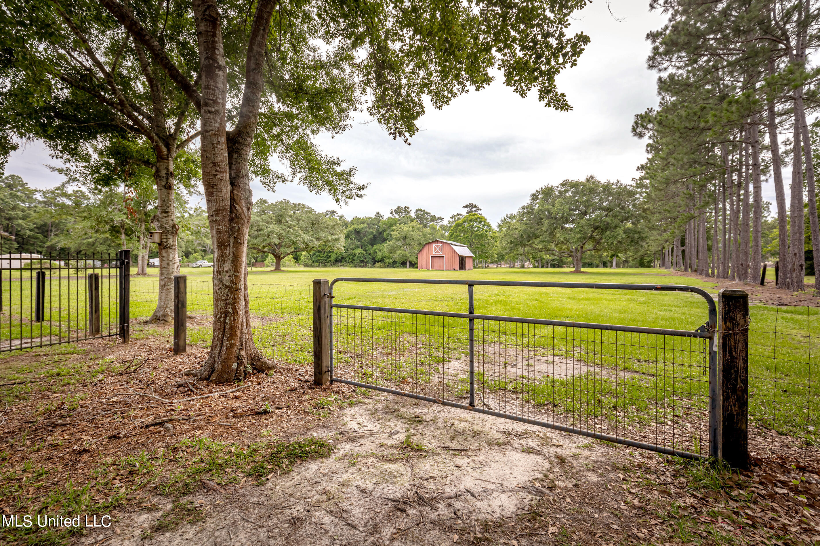 3305 Phil Davis Road Ocean Springs, MS 39564 - Photo 16 of 94 IMG_1936