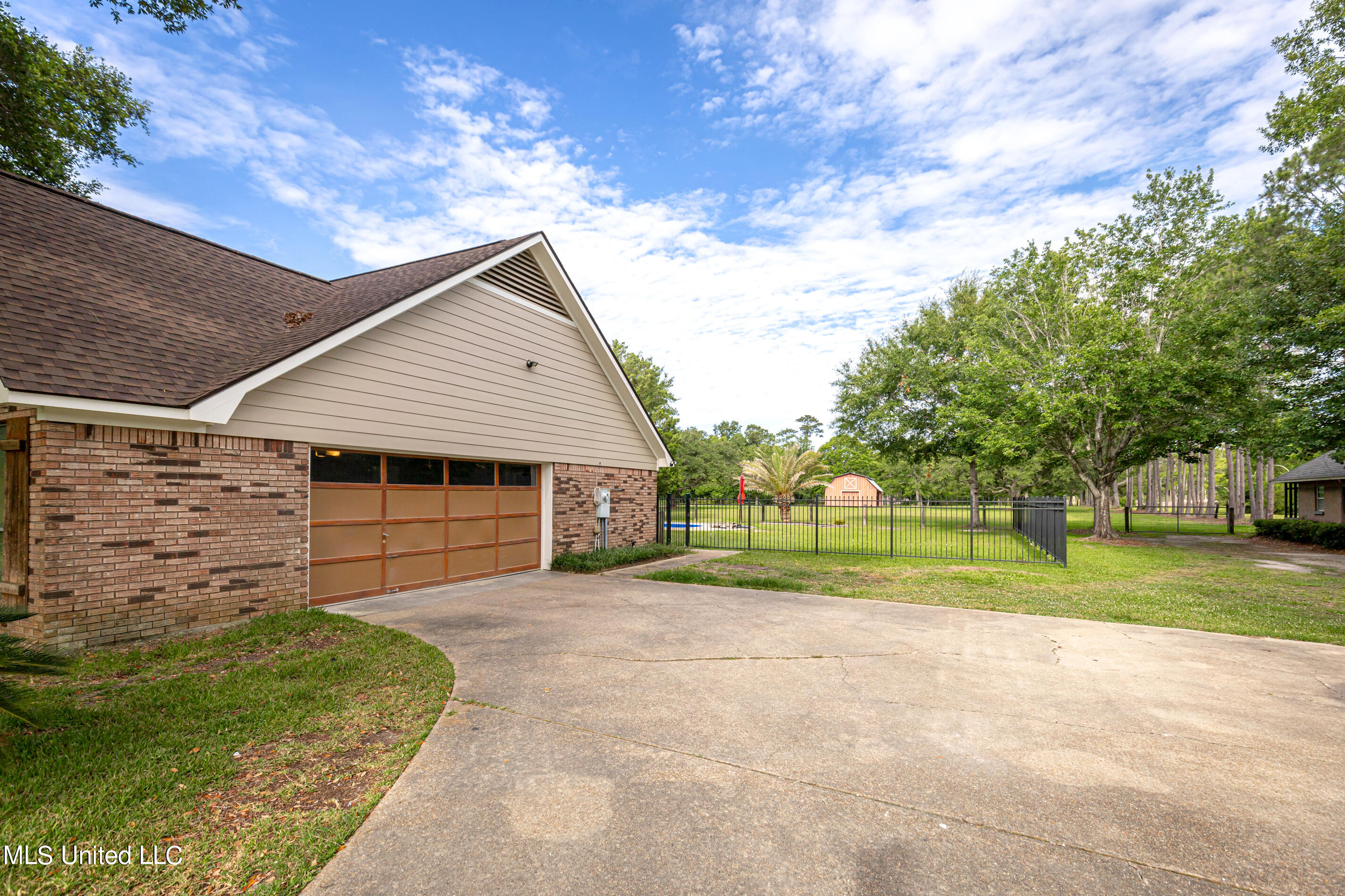 3305 Phil Davis Road Ocean Springs, MS 39564 - Photo 7 of 94 IMG_2525