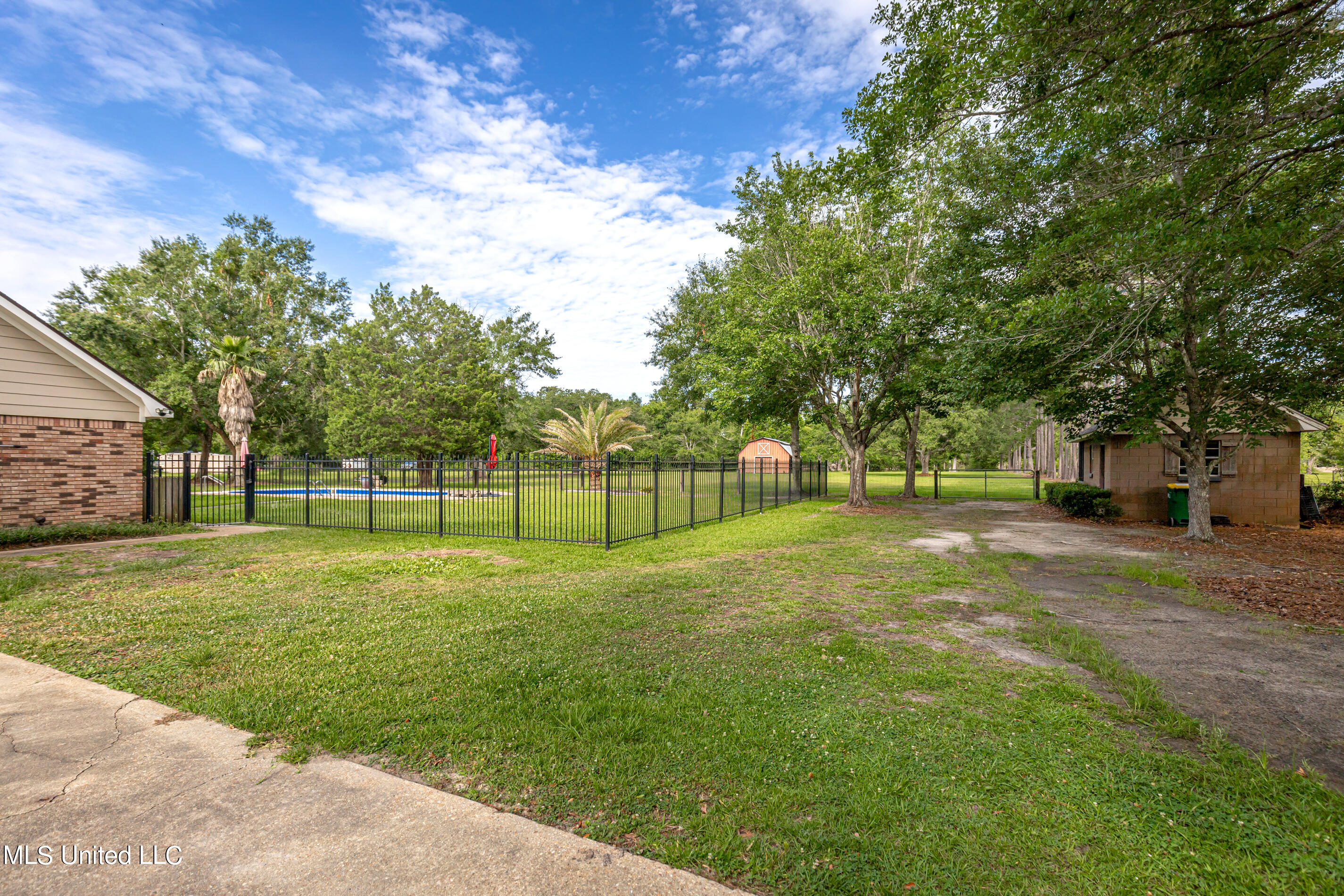 3305 Phil Davis Road Ocean Springs, MS 39564 - Photo 8 of 94 IMG_2528