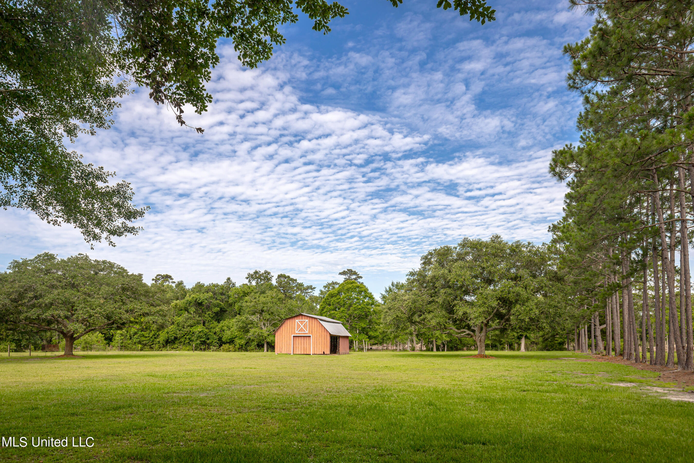 3305 Phil Davis Road Ocean Springs, MS 39564 - Photo 10 of 94 IMG_2588