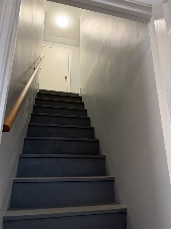 4 Benjamin Road Worcester, MA 01602 - Photo 6 of 7