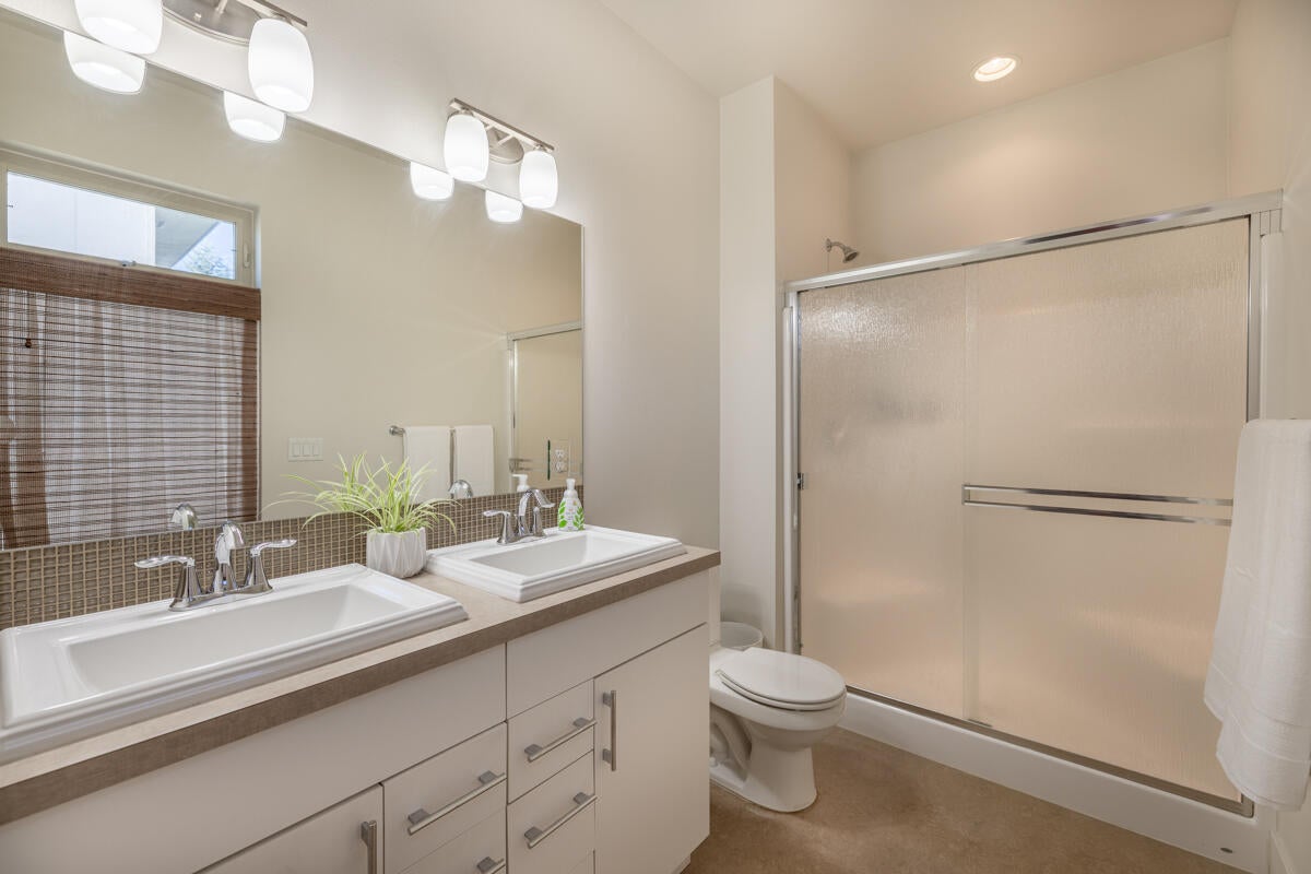 61274 Blakely Road Bend, OR 97702 - Photo 15 of 32 5H2A0600-HDR