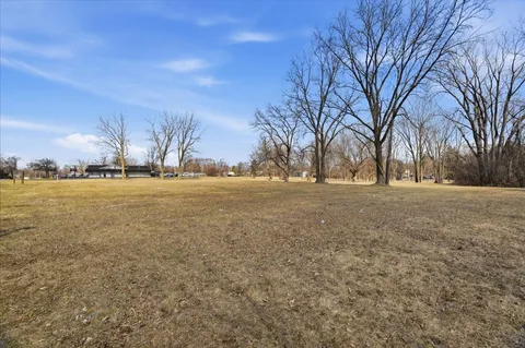 $685,000 | 1465 North Green Bay Road, Waukegan, IL 60085