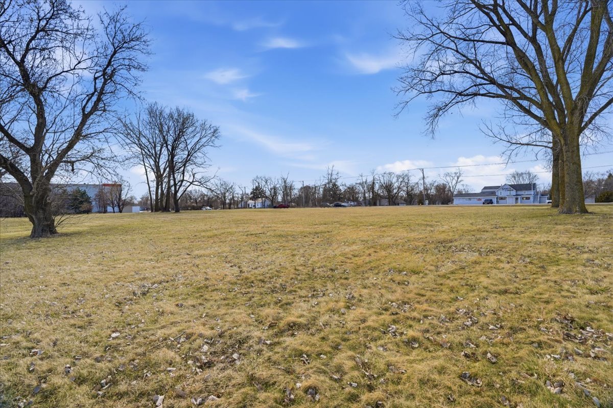 1465 North Green Bay Road Waukegan, IL 60085 - Photo 5 of 10