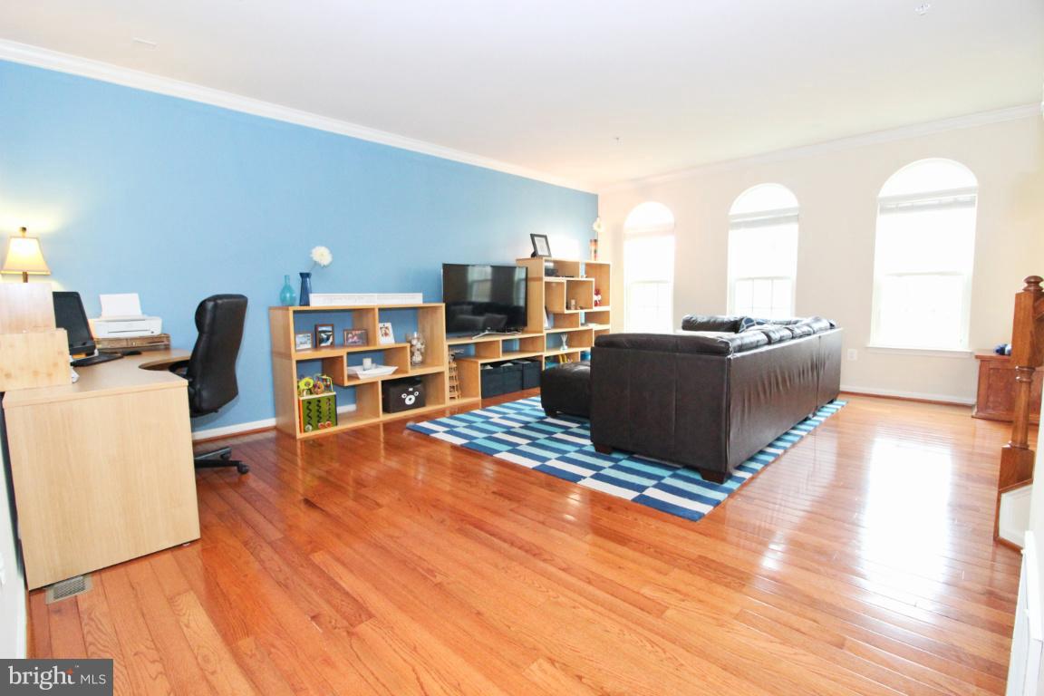 6340 Walbridge Street Capitol Heights, MD 20743 - Photo 10 of 30 Living Room