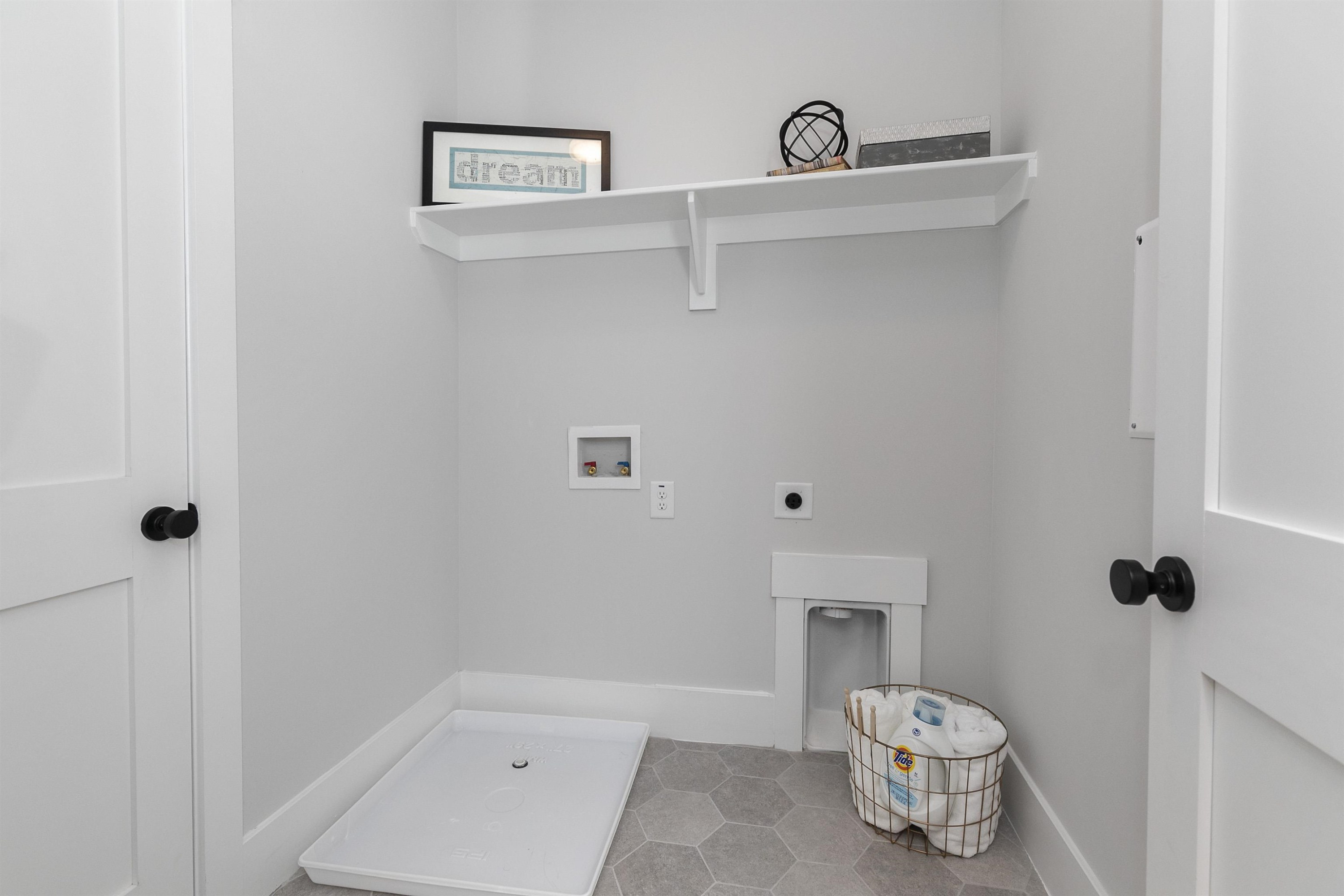 114 Summit Avenue Raleigh, NC 27603 - Photo 38 of 62 a bathroom with a sink