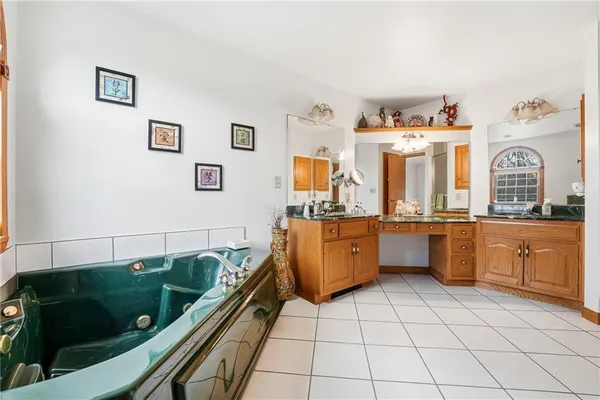 $474,900 | 10486 Mohawk Road, Conneaut Lake, PA 16316