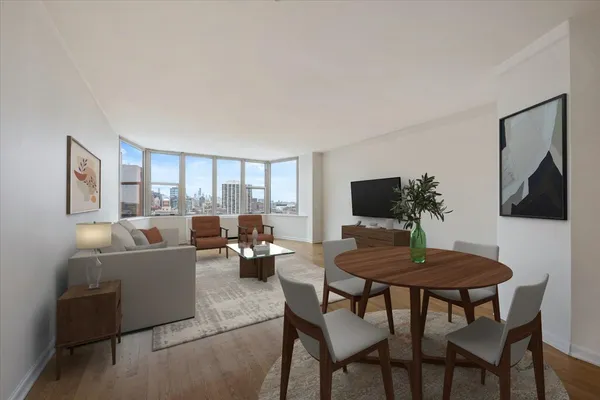 $320,000 | 525 West Hawthorne Place, Unit 1401, Chicago, IL 60657
