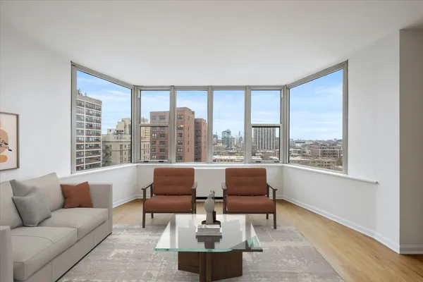 $320,000 | 525 West Hawthorne Place, Unit 1401, Chicago, IL 60657