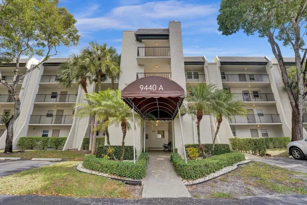 $174,500 | 9440 Poinciana Place, Unit 109, Davie, FL 33324