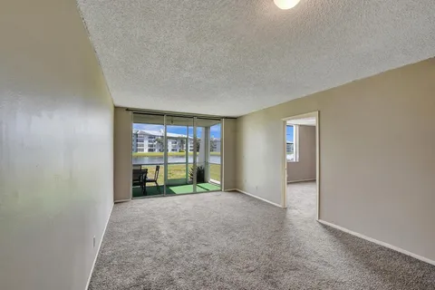 $190,000 | 9440 Poinciana Place, Unit 109, Davie, FL 33324