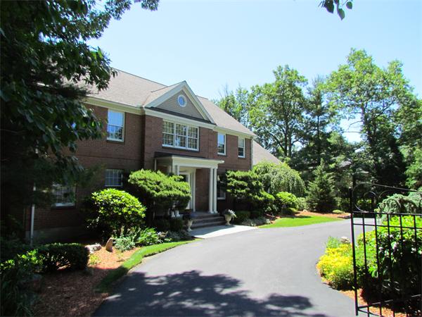 8 Coachman Ridge Road Shrewsbury, MA 01545 - Photo 1 of 30 Gallery Image 1