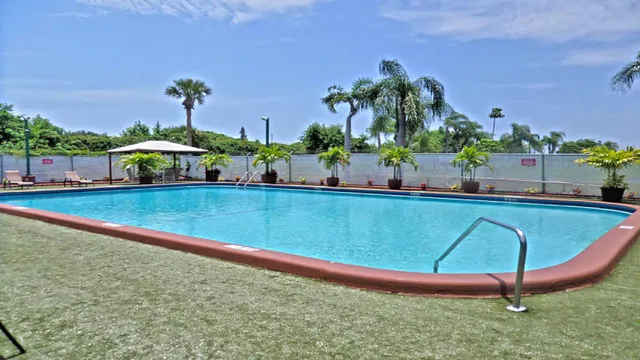 a view of a tennis court