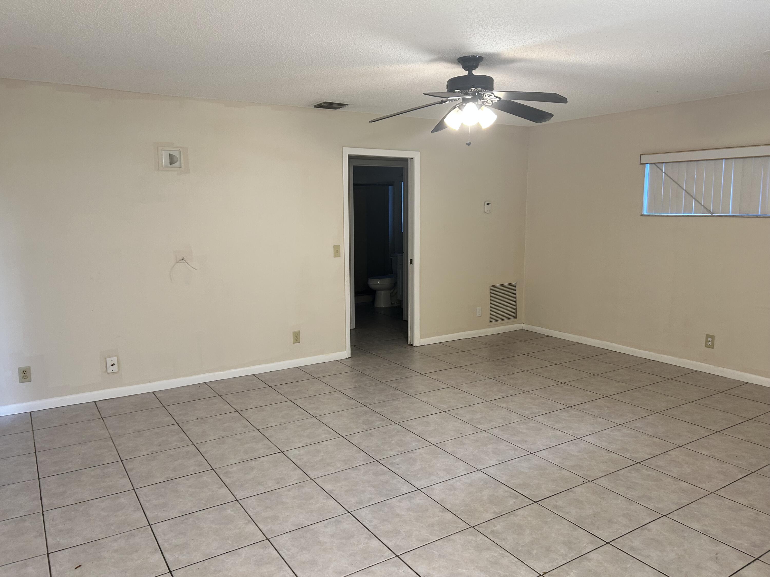 23 Crossings Circle, Unit E Boynton Beach, FL 33435 - Photo 10 of 19 a view of an empty room