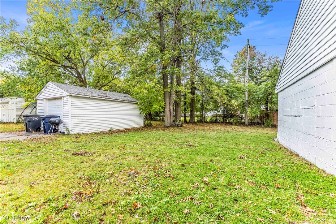 1568 Winchester Road Lyndhurst, OH 44124 - Photo 27 of 33