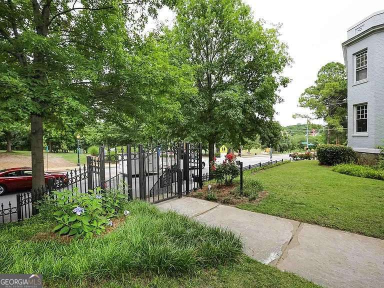 435 10th Street Northeast, Unit 18 Atlanta, GA 30309 - Photo 28 of 33