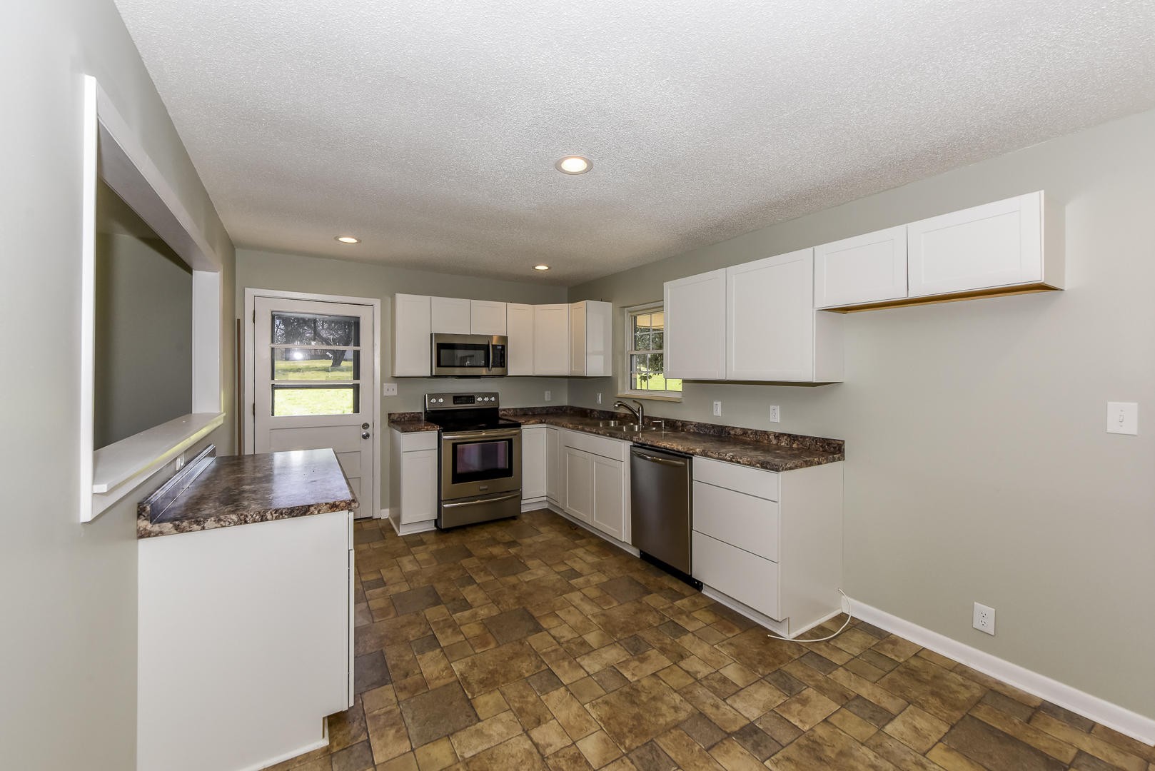 4913 Pea Ridge Road Maryville, TN 37804 - Photo 8 of 33 Gallery Image 8