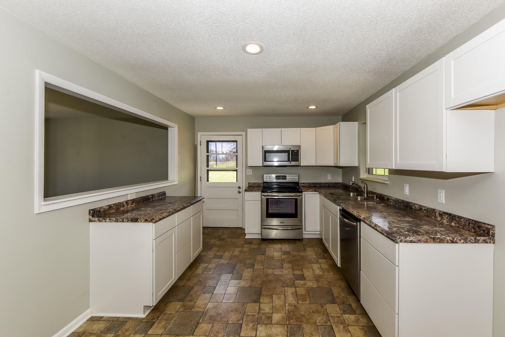 4913 Pea Ridge Road Maryville, TN 37804 - Photo 9 of 33 Gallery Image 9