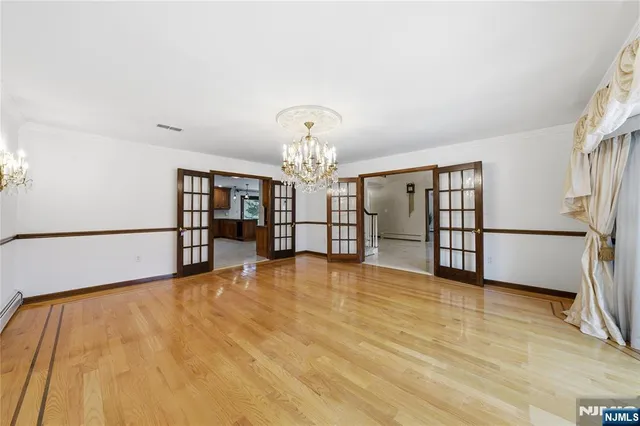 $1,899,000 | 319 Truman Drive, Cresskill, NJ 07626