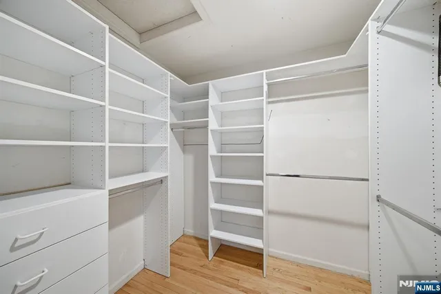 $1,899,000 | 319 Truman Drive, Cresskill, NJ 07626