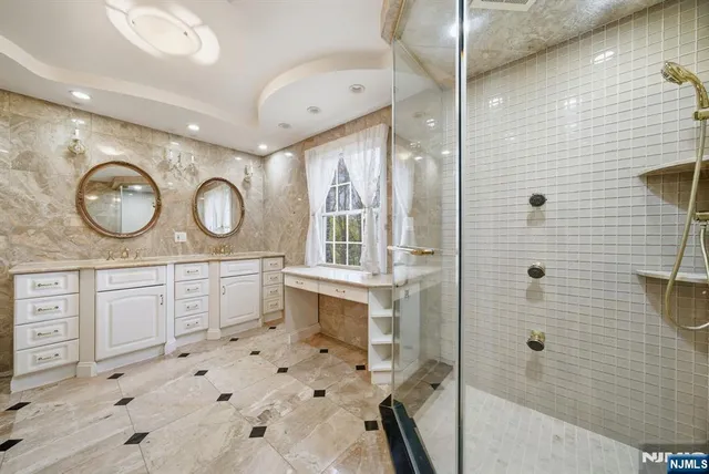 $1,899,000 | 319 Truman Drive, Cresskill, NJ 07626