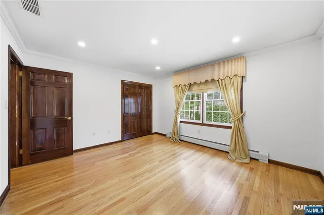 $1,899,000 | 319 Truman Drive, Cresskill, NJ 07626