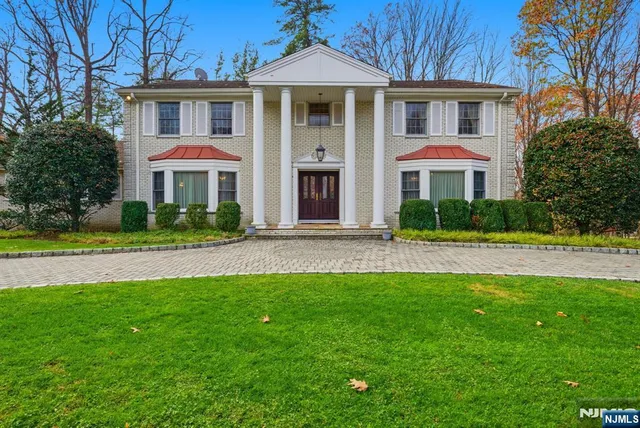 $1,899,000 | 319 Truman Drive, Cresskill, NJ 07626