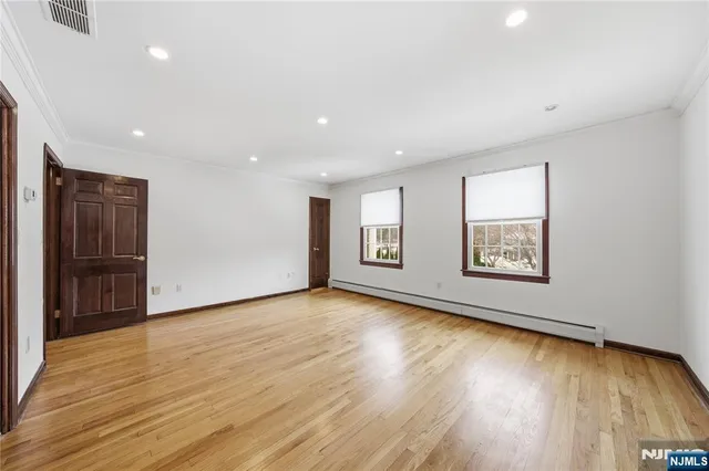 $1,899,000 | 319 Truman Drive, Cresskill, NJ 07626