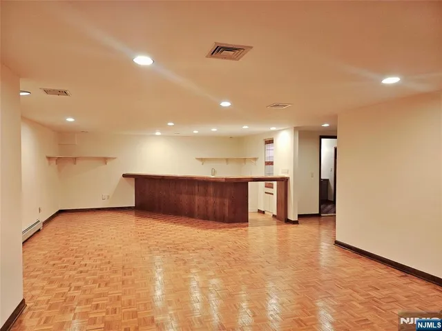 $1,899,000 | 319 Truman Drive, Cresskill, NJ 07626