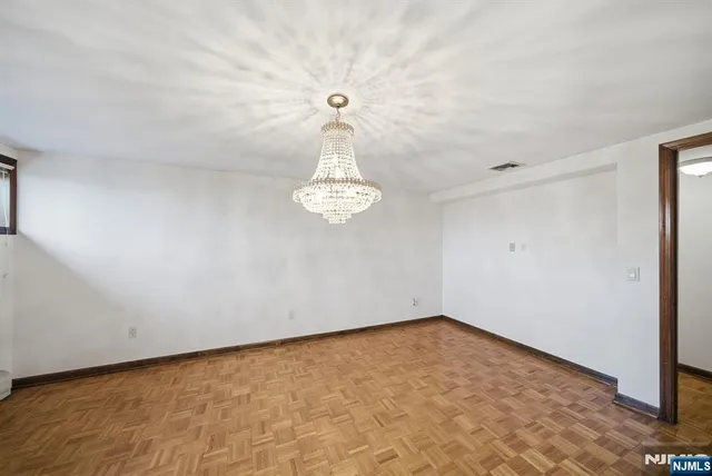 $1,899,000 | 319 Truman Drive, Cresskill, NJ 07626