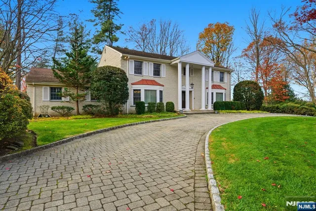 $1,899,000 | 319 Truman Drive, Cresskill, NJ 07626