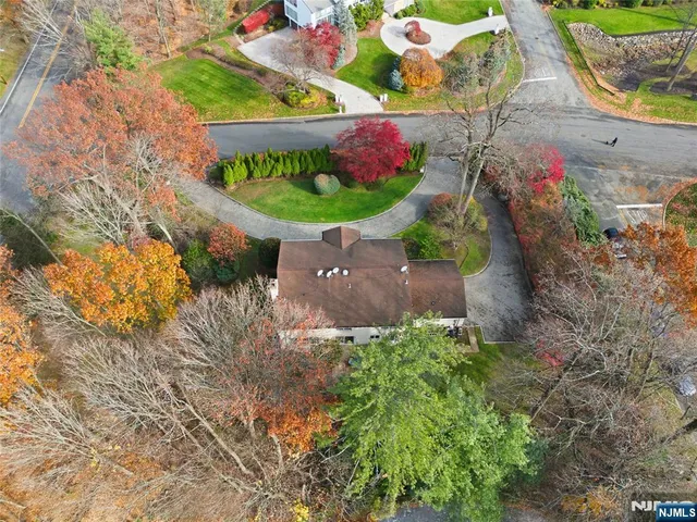 $1,899,000 | 319 Truman Drive, Cresskill, NJ 07626