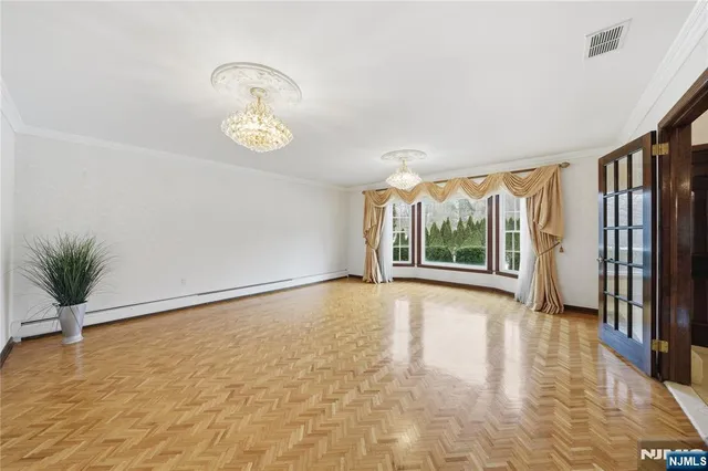 $1,899,000 | 319 Truman Drive, Cresskill, NJ 07626