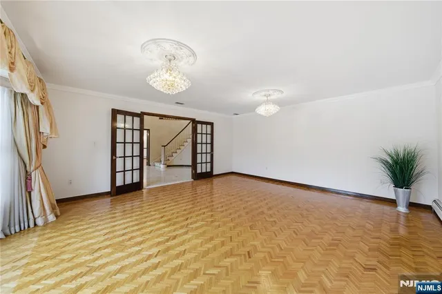 $1,899,000 | 319 Truman Drive, Cresskill, NJ 07626