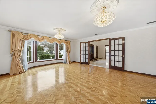 $1,899,000 | 319 Truman Drive, Cresskill, NJ 07626