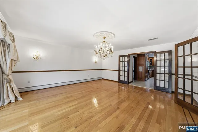 $1,899,000 | 319 Truman Drive, Cresskill, NJ 07626