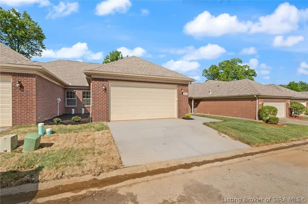 $289,900 | 1234 Elizabeth Lane, Jeffersonville, IN 47130