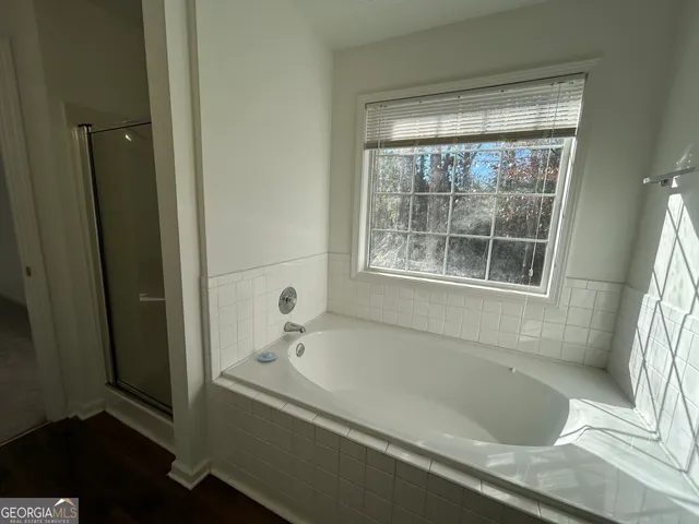 a view of utility room