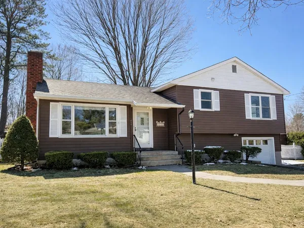 $459,000 | 112 Abnaki Avenue, Essex Junction, VT 05452